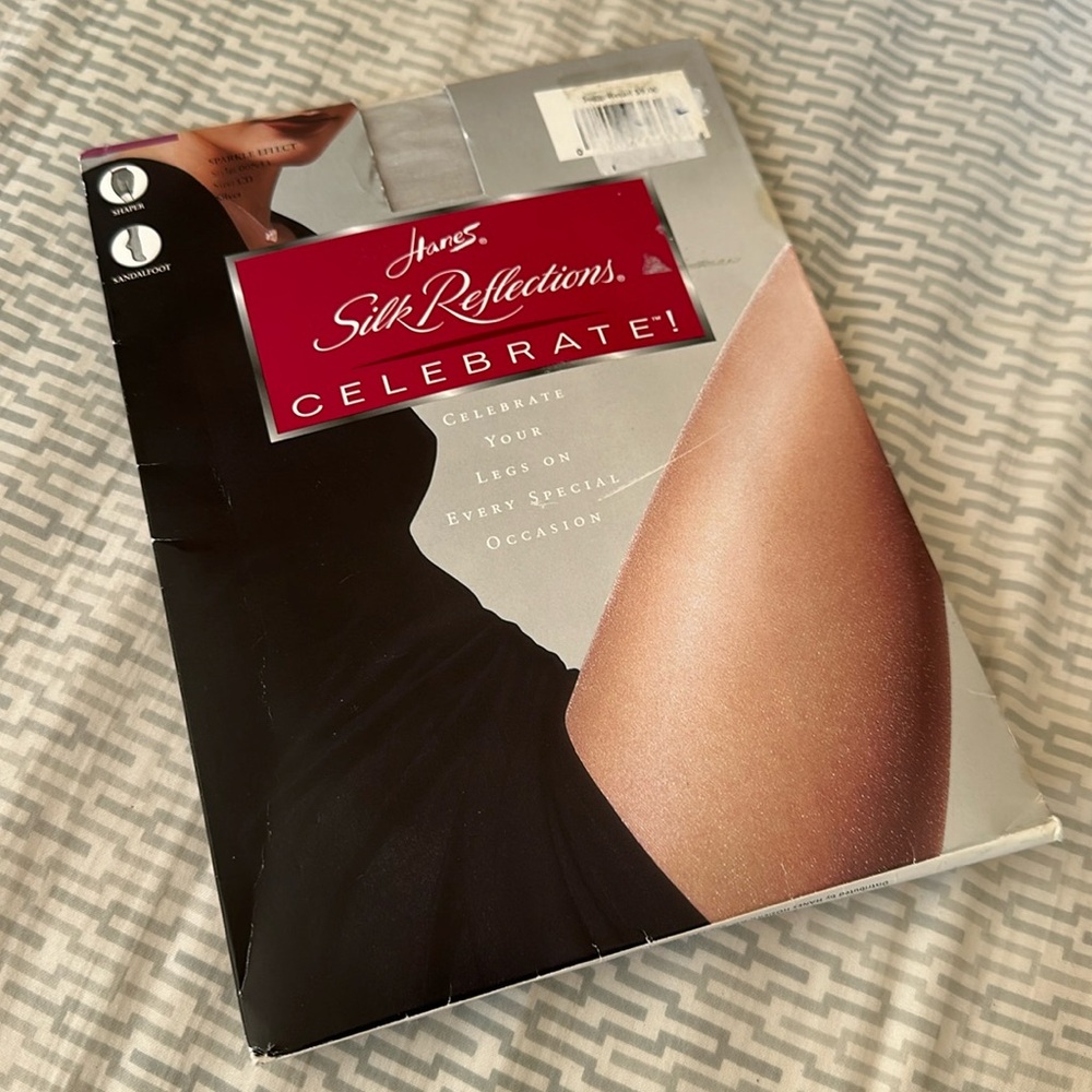 Hanes silk reflections sparkle sharper sheer silver pantyhose size CD